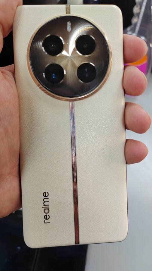 Смартфон Realme 12 PRO