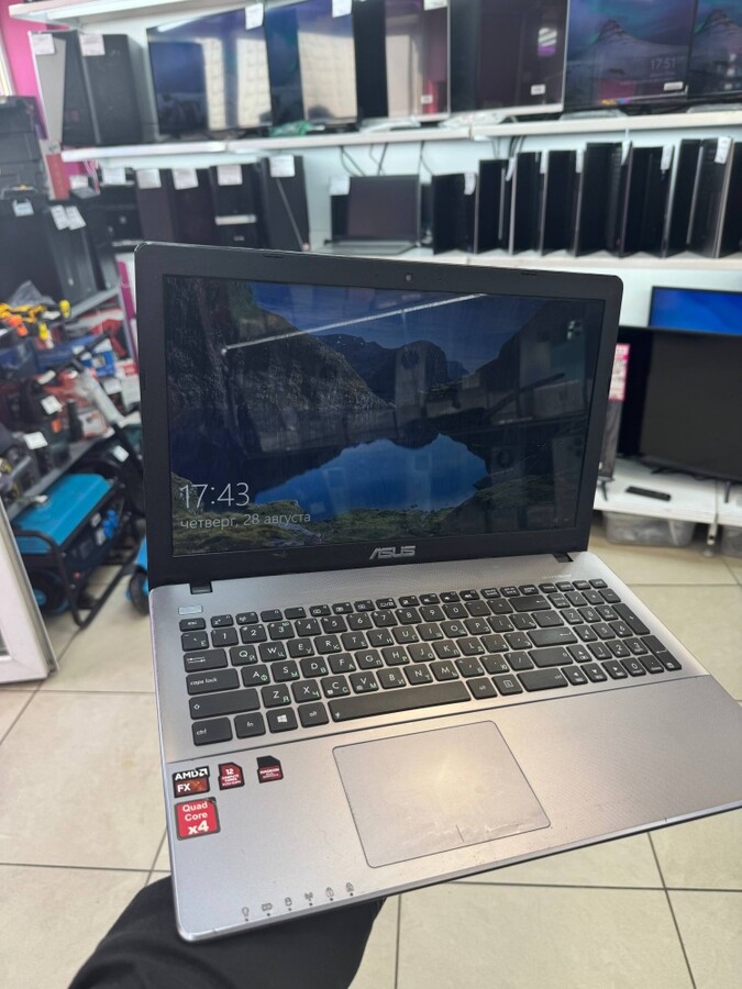 Ноутбук ASUS x550z
