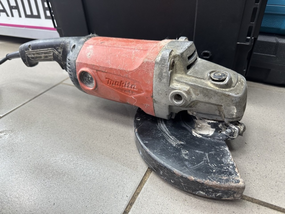 УШМ (Болгарка) makita M0921 230