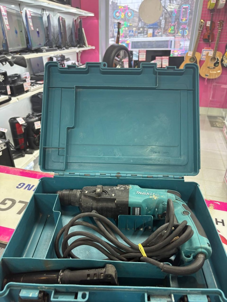 Перфоратор Makita HR2450