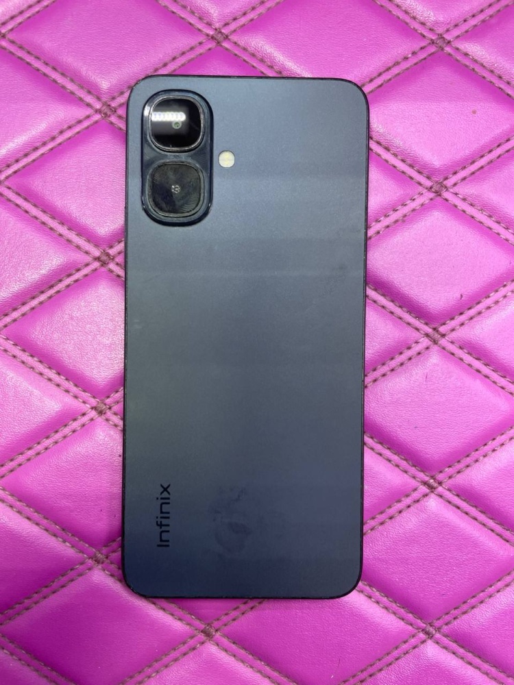 Мобильный телефон Infinix Smart 10 3/64