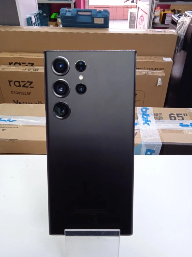 Смартфон Samsung S23 ultra .256гб
