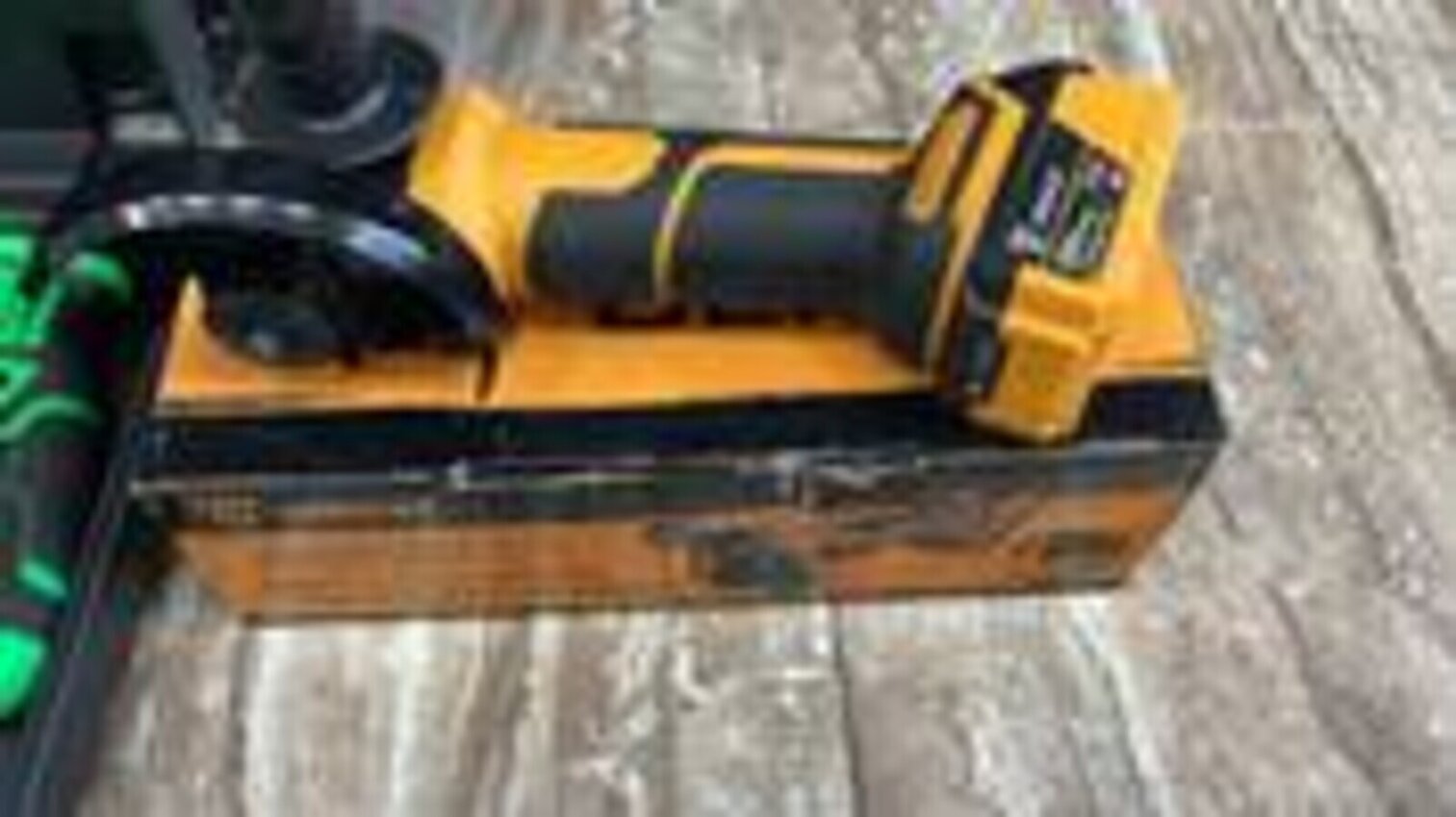 УШМ (Болгарка) DEKO 2АКБ Желтый