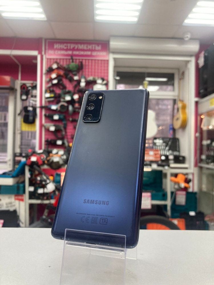 Смартфон Samsung S20 FE 6/128