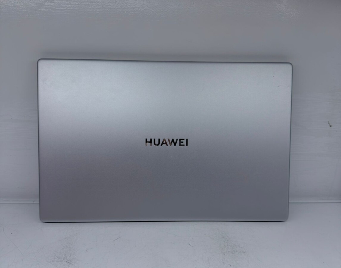 Ноутбук Huawei i3/8/256ssd