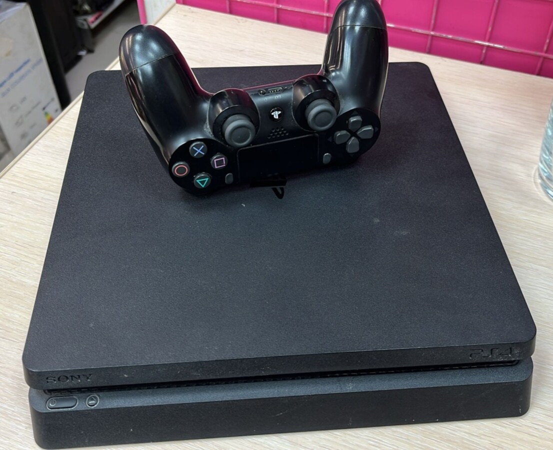 Игровая приставка Sony PlayStation 4 slim 500Гб