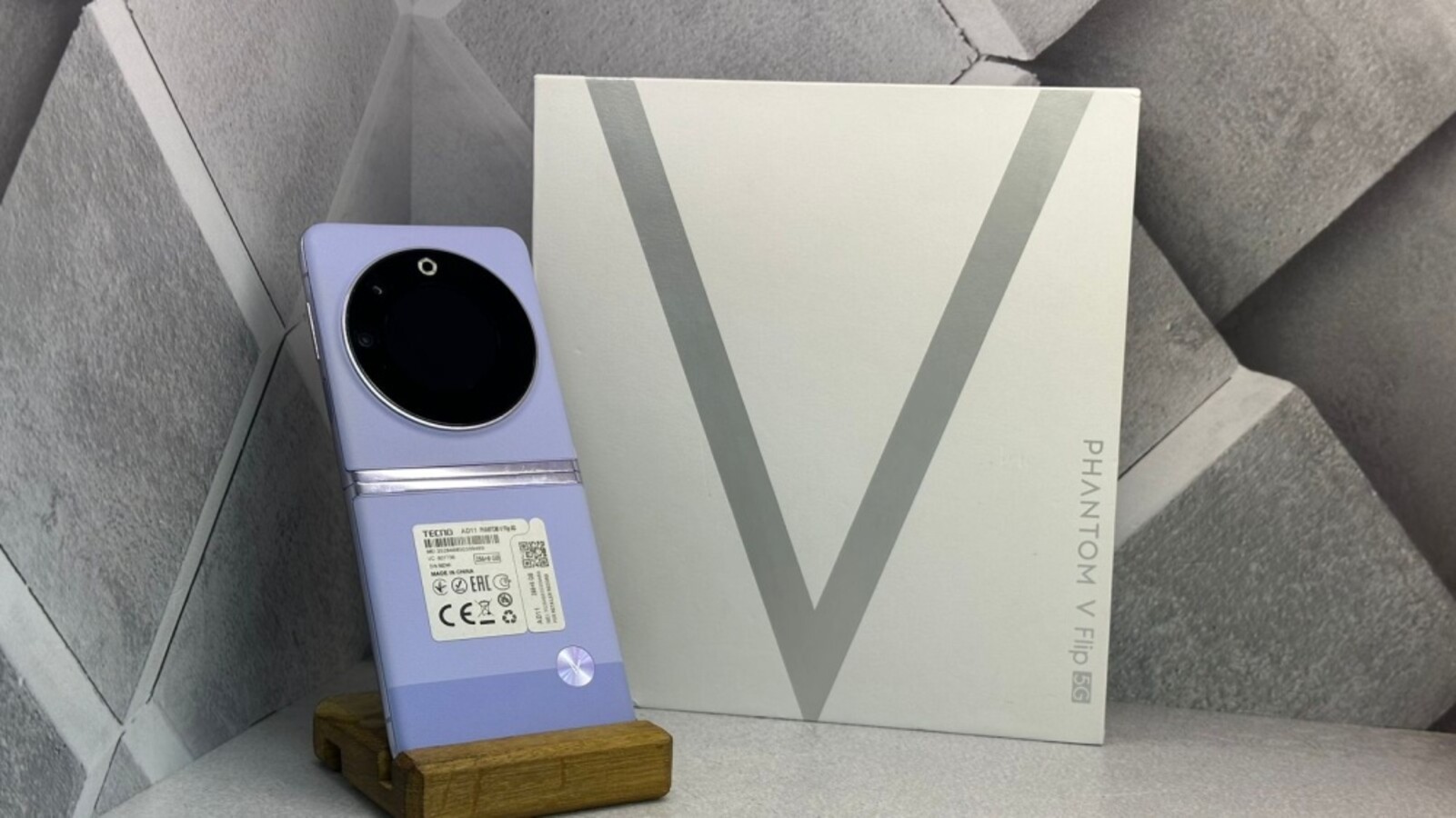 Мобильный телефон Tecno Phanton V Flip