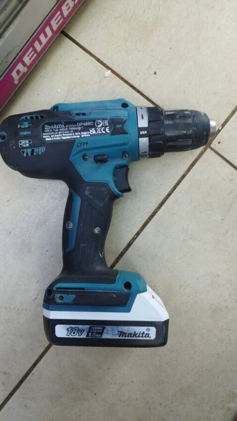 Шуруповерт Makita DF488D