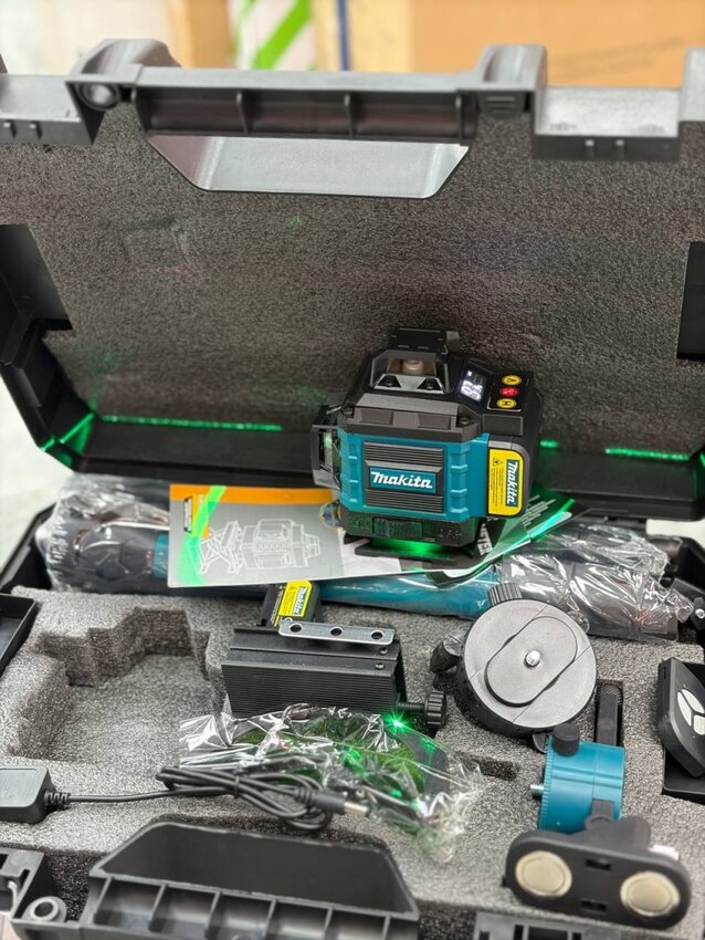 Лазерный уровень деволт