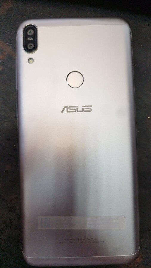 смартфон ASUS 3/32 NFC