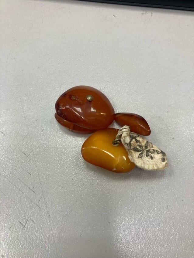 Янтарь запонки