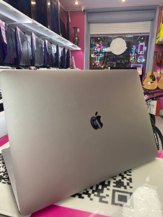 Ноутбук Macbook Pro 15 2017 i7/16/256