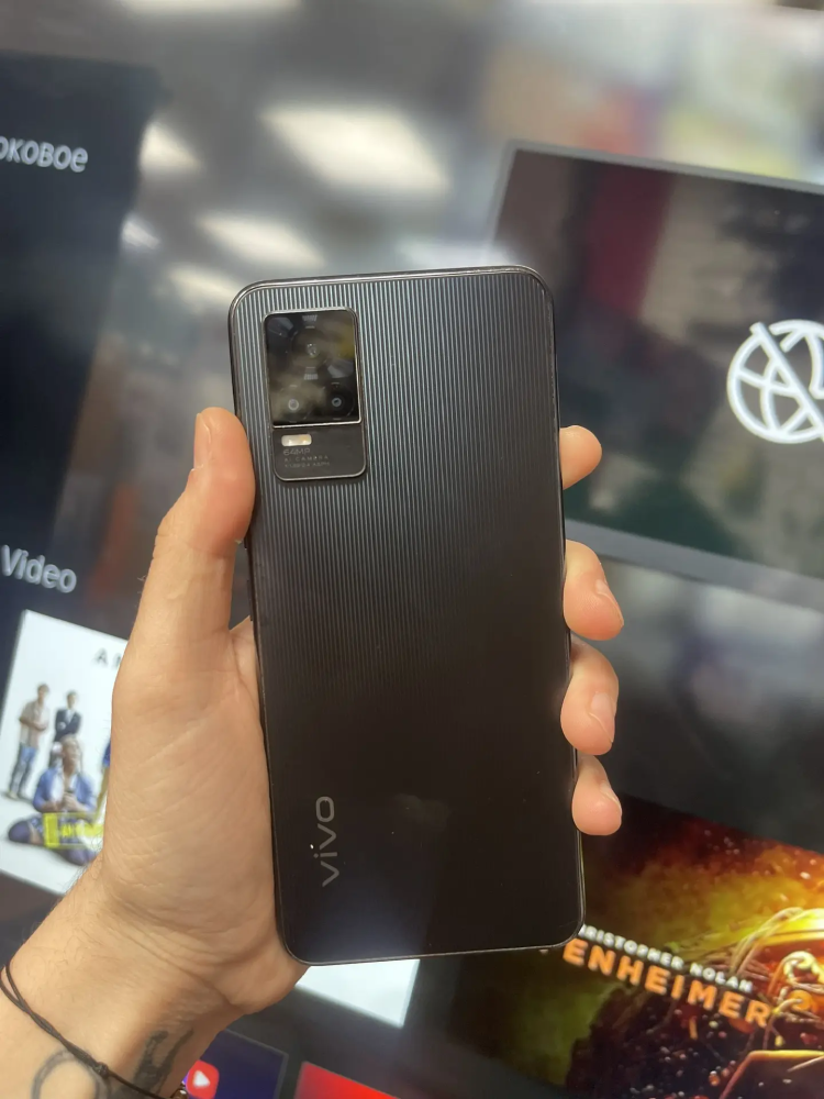 Смартфон Vivo V21E 8/128