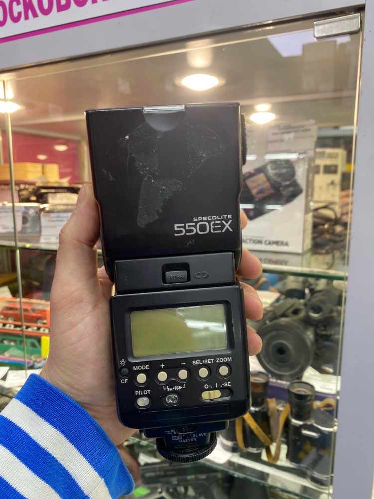 Вспышка Speedlite 550x