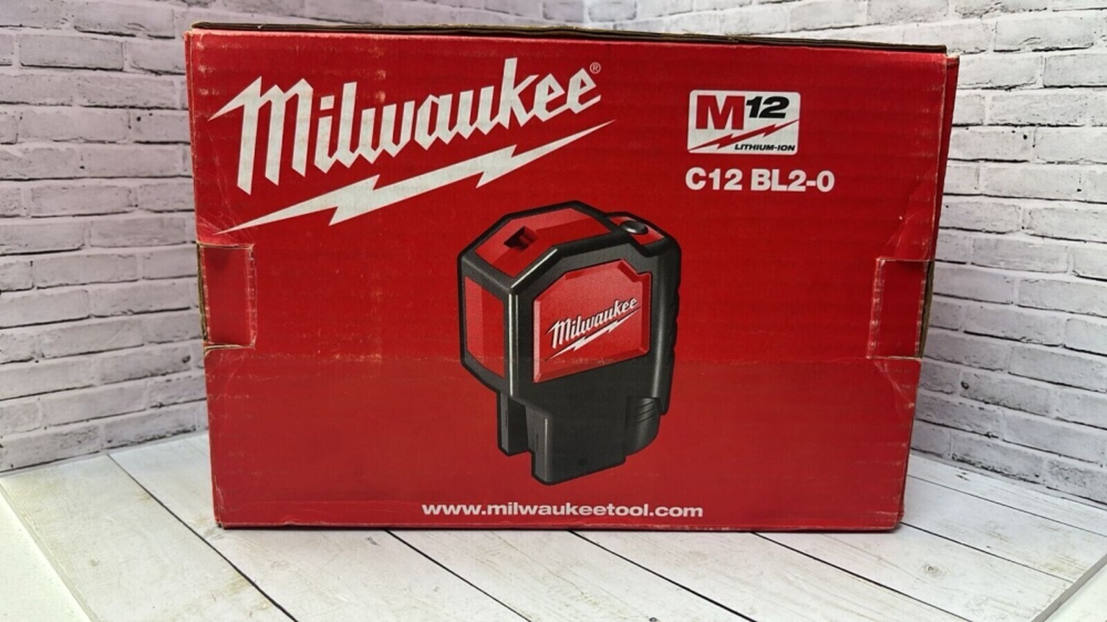 Лазерный уровень Milwaukee c12 bl2