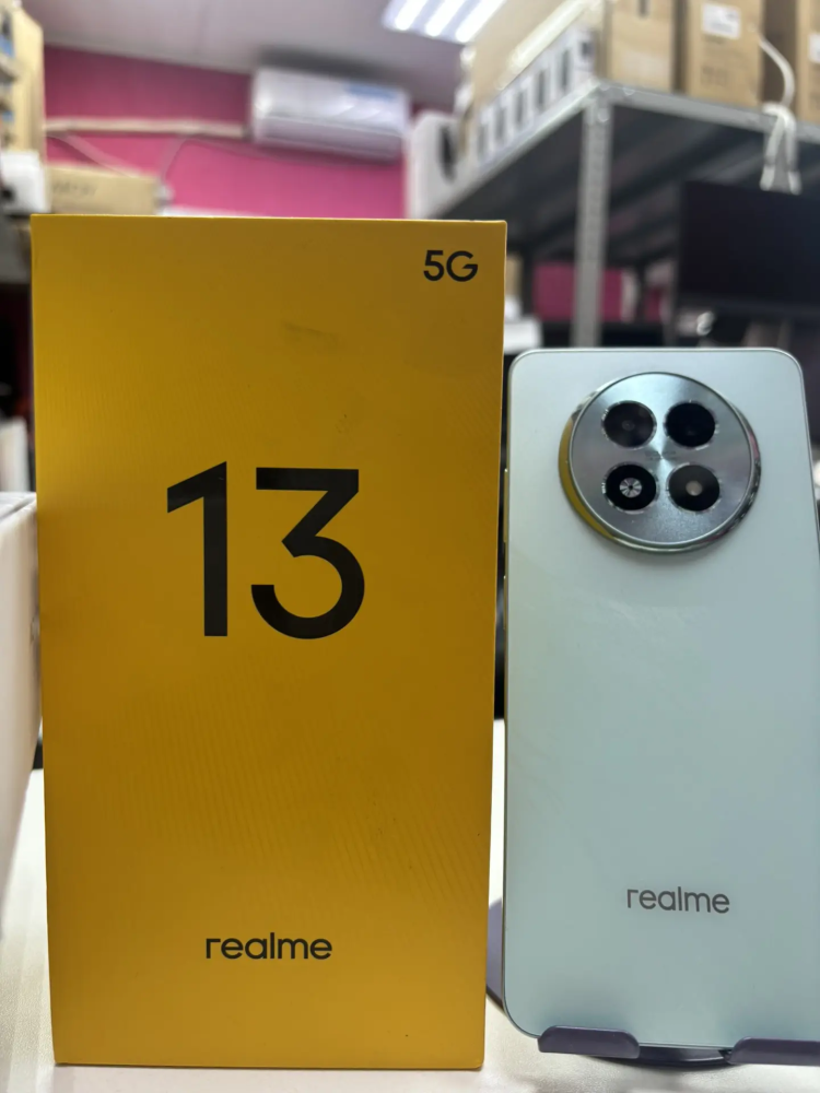 Смартфон Realme 15(12\256)