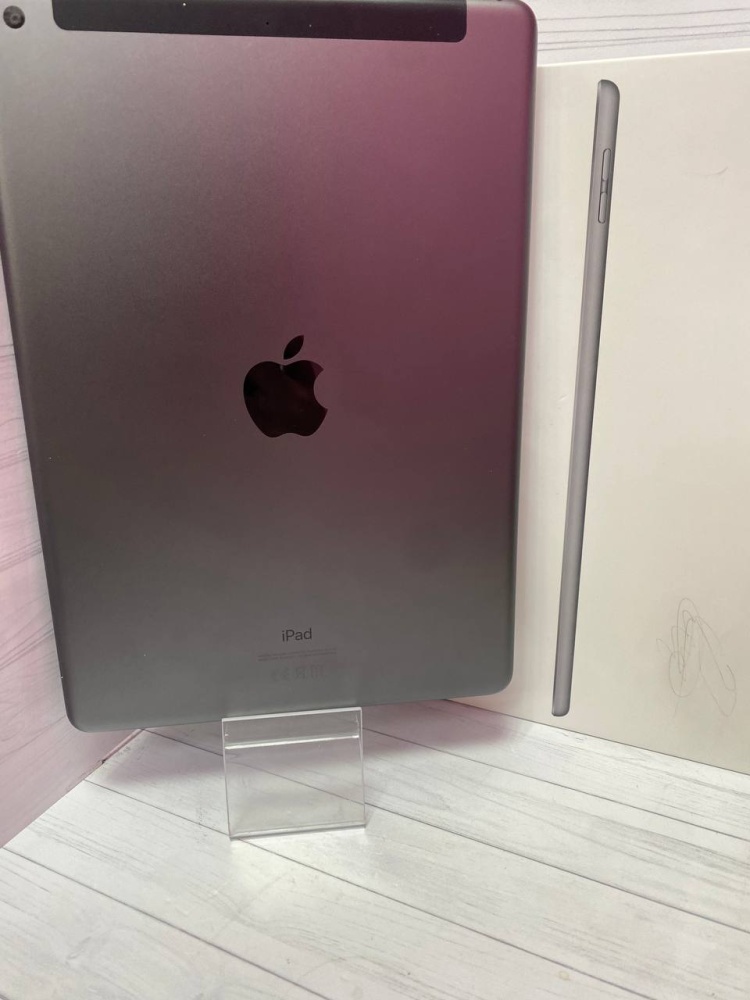 Планшет Apple iPad 8 128ГБ 2021