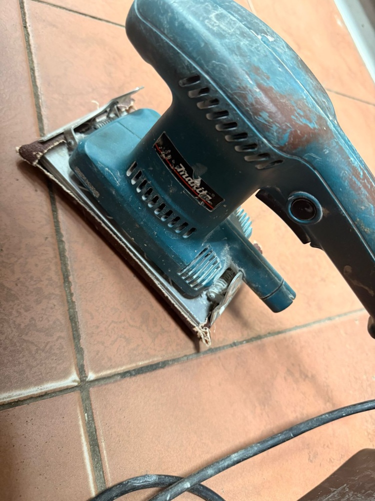 Шлифмашина Makita BO3700