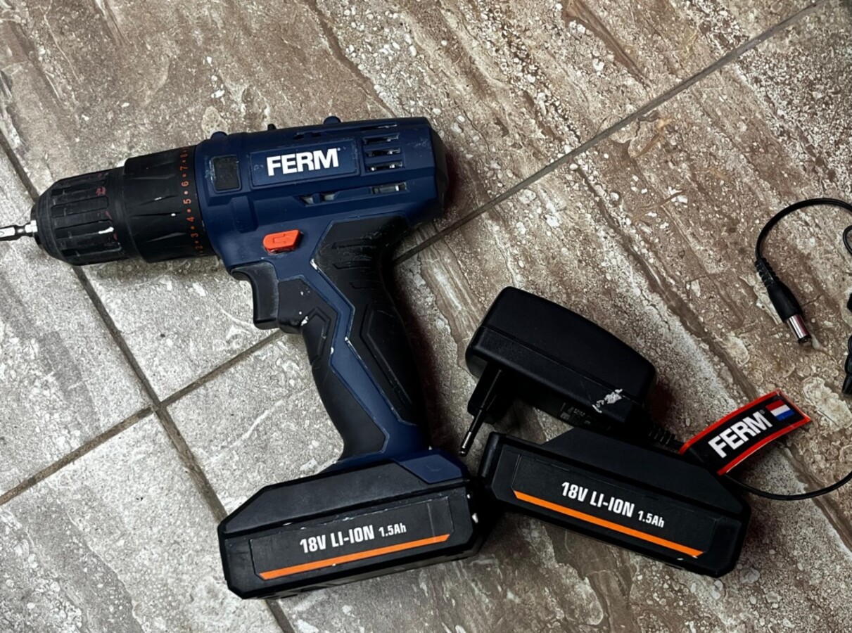 Шуруповерт FERM CDM1120 18V