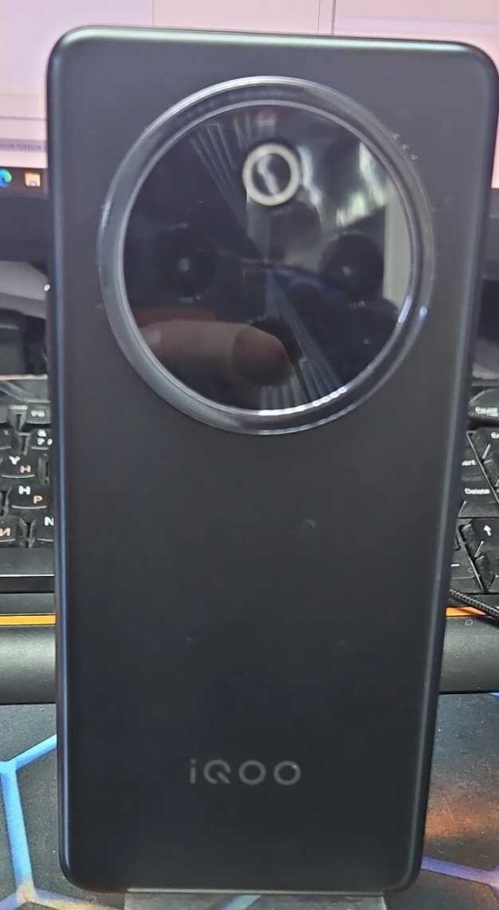 Смартфон Vivo IQOO Z10