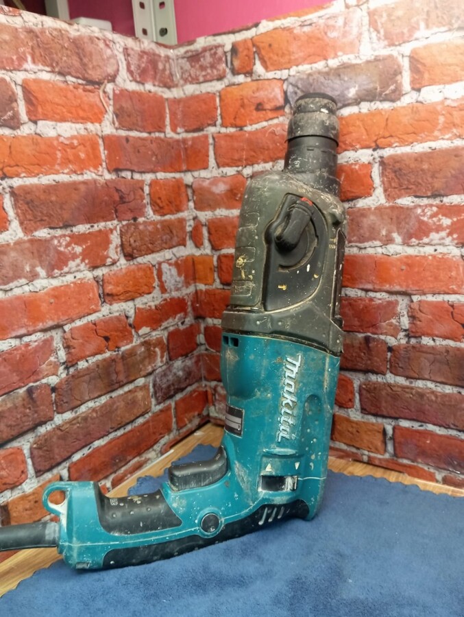 Перфоратор MAKITA