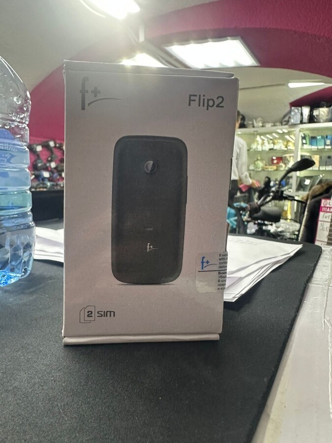 Мобильный телефон Fly Flip 2