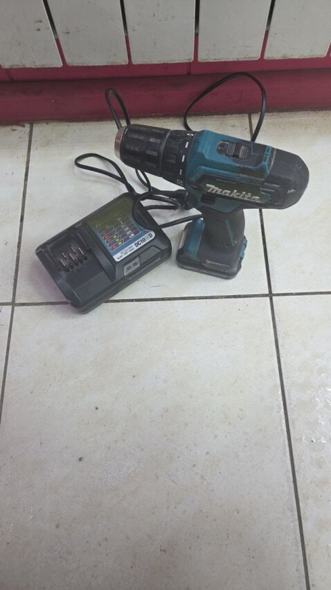 Шуруповерт Makitta df333d