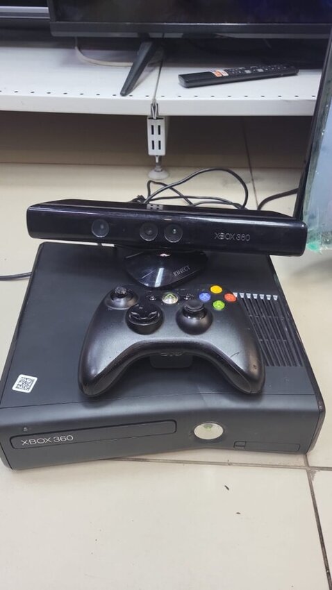 Игровая приставка XBOX 360