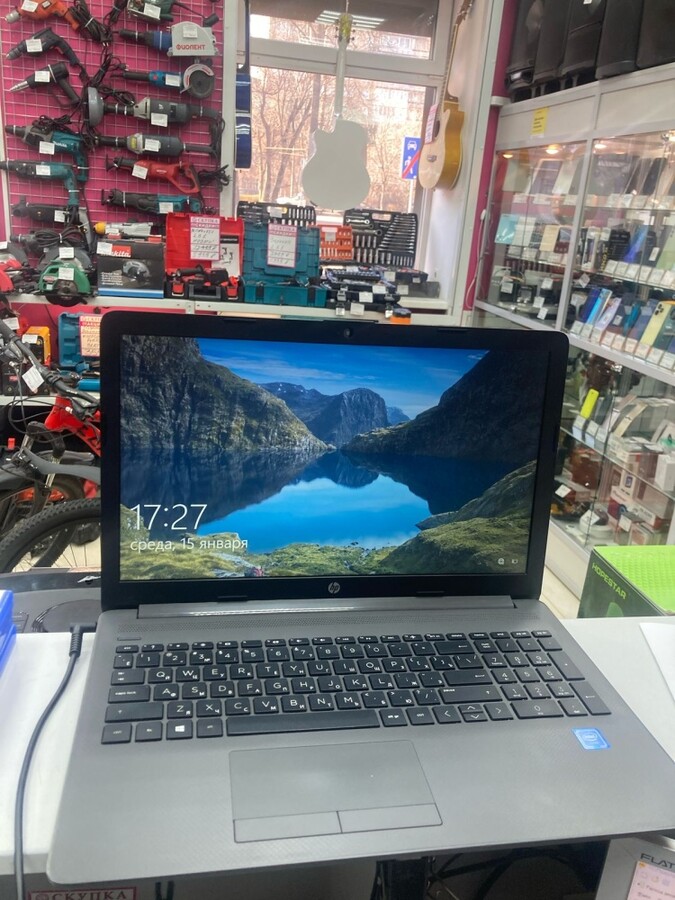 Ноутбук HP 250G7