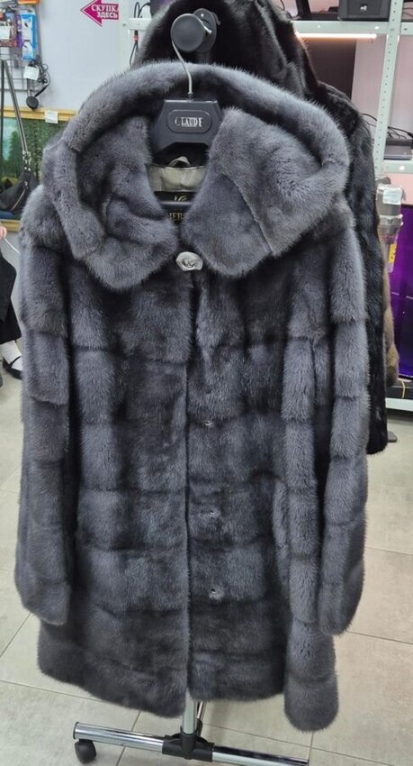 Шуба голубая норка 44 размер