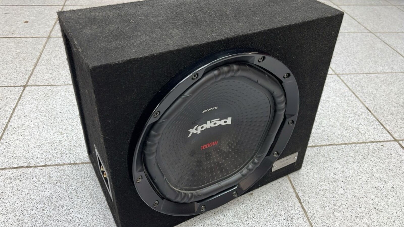 Автосабвуфер Sony Xplod 1800w