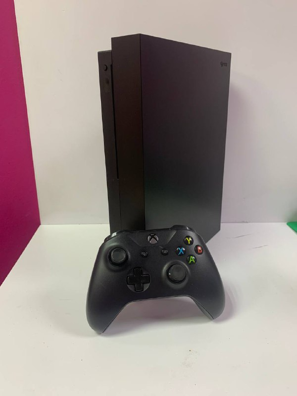 Игровая приставка XBOX ONE X