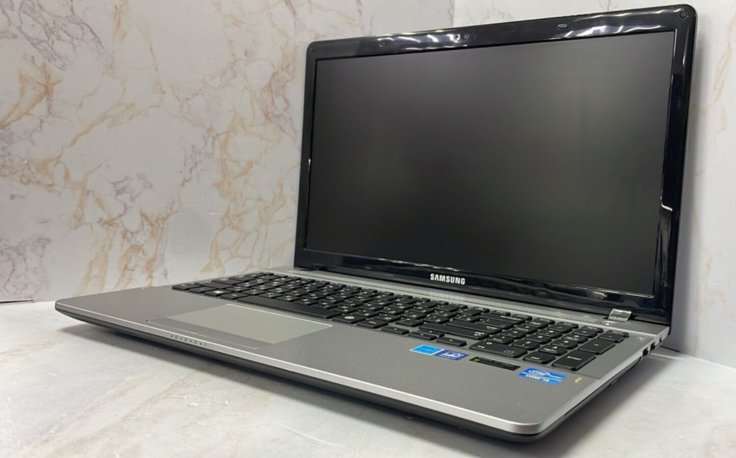 Ноутбук Samsung NP270E5E