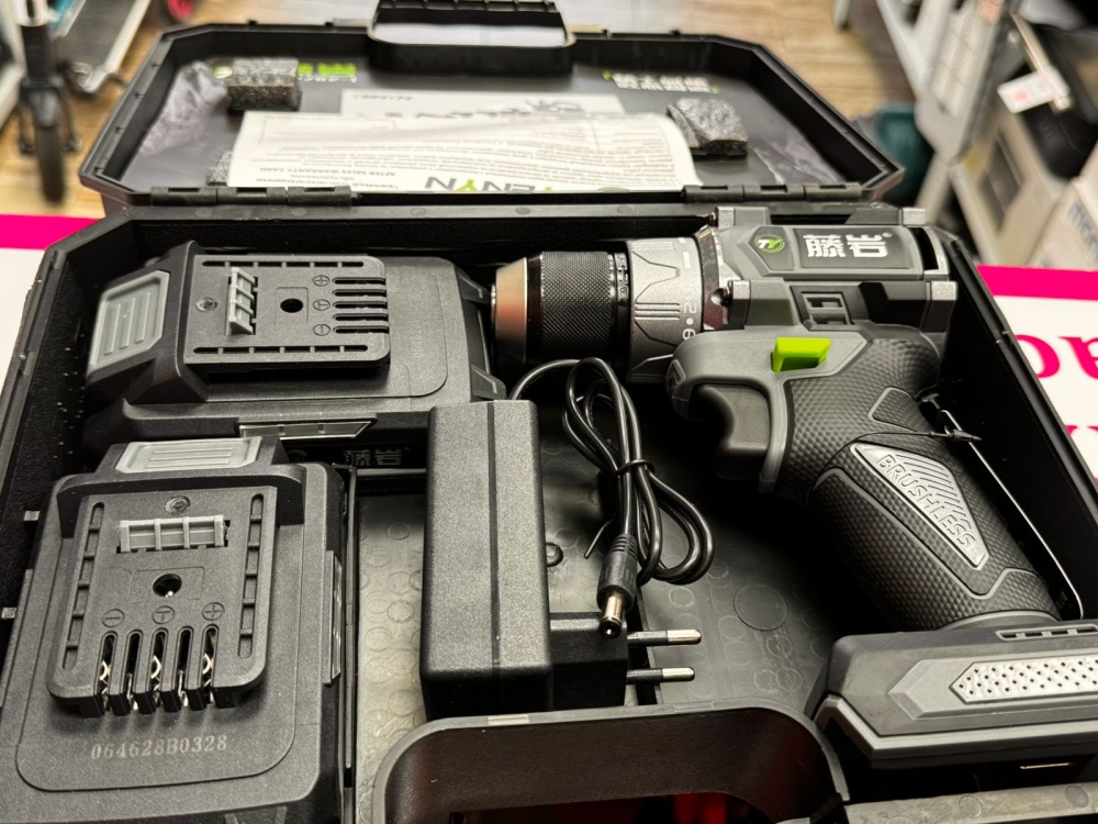 Шуруповерт TENYN 21V