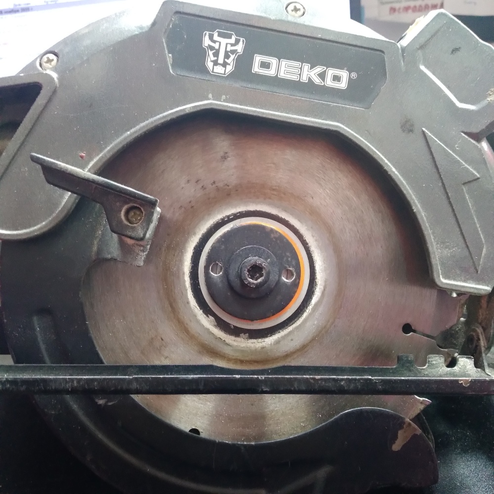 Циркулярная пила deko