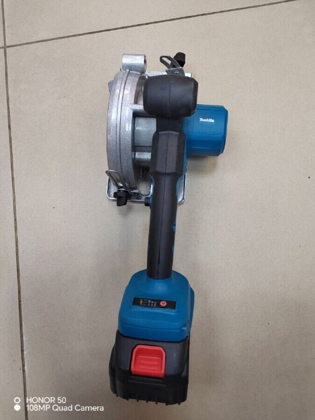 Циркулярка Makita АКБ