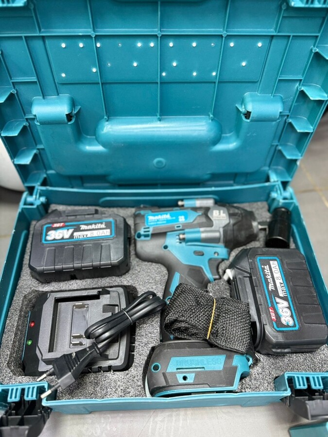 Гайковерт Makita 700n