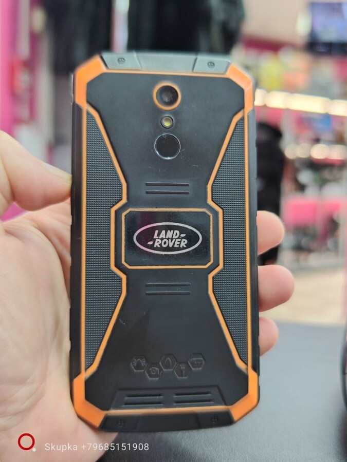 Мобильный телефон Land Rover