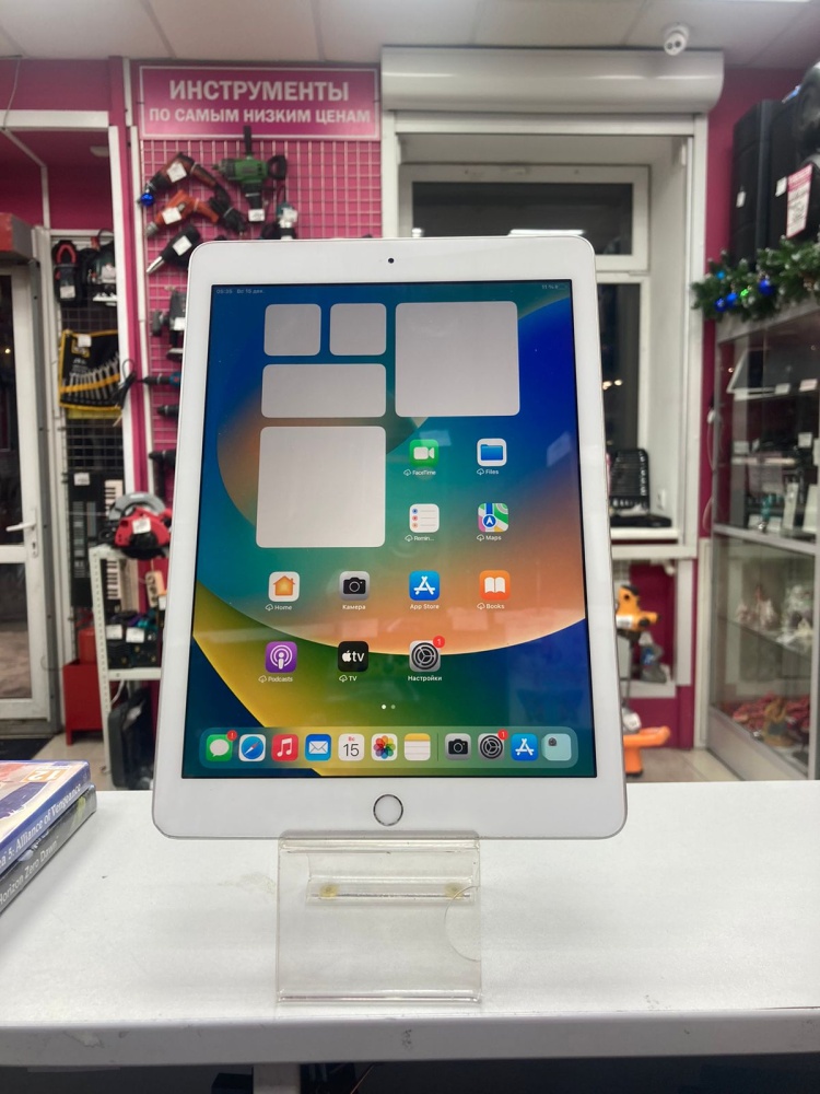 Планшет Apple iPad 5 A1823 (2017)