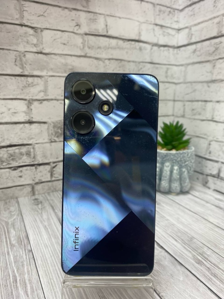 Мобильный телефон Infinix Hot 30i 4/54