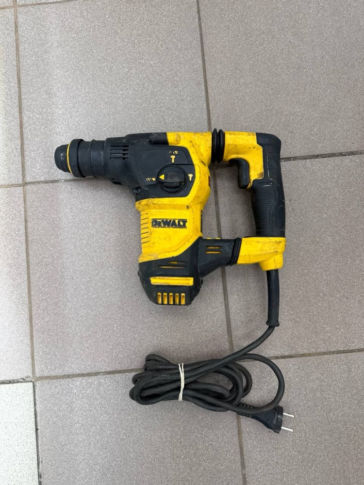 Перфоратор Dewalt D25333