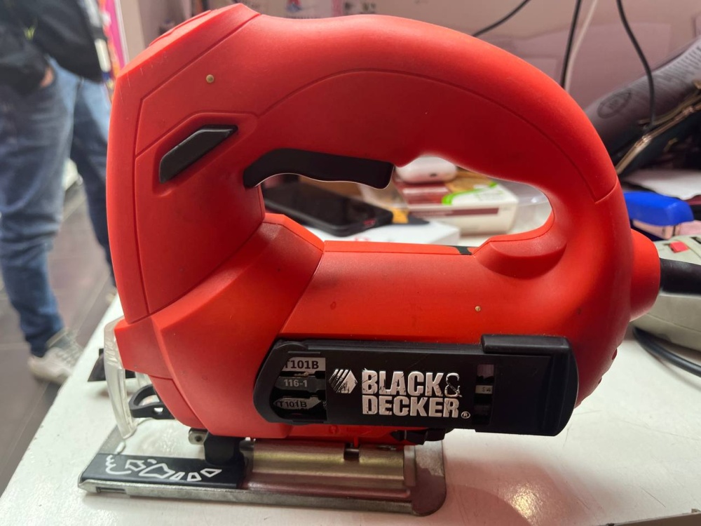 Лобзик Black Decker KS888E