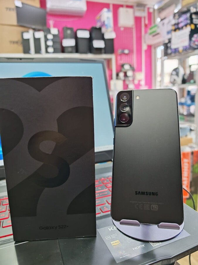 Смартфон Samsung S22 plus 8/256GB