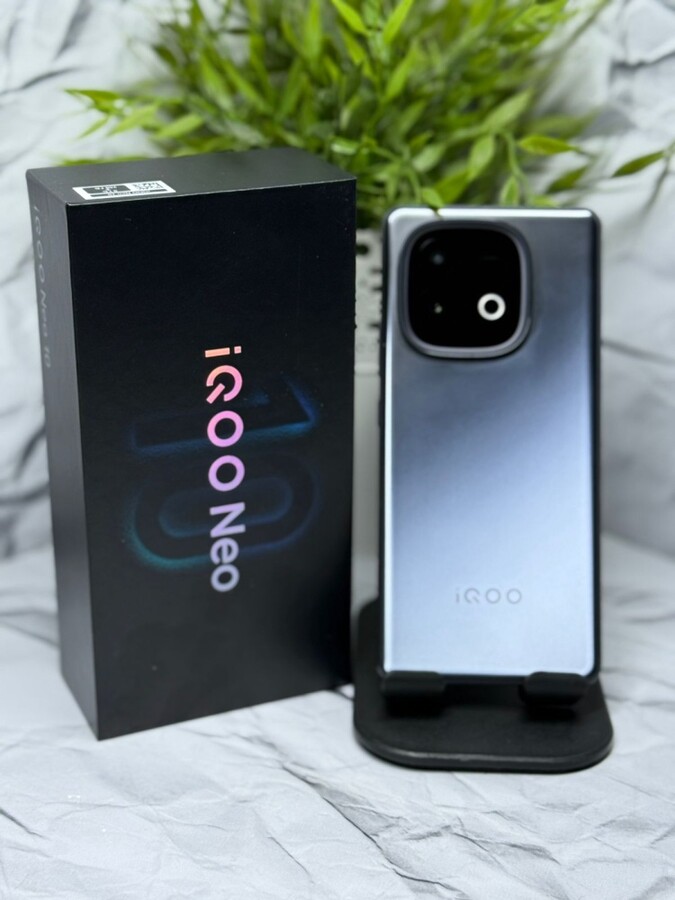 Смартфон iQOO Neo 10 8/256Gb