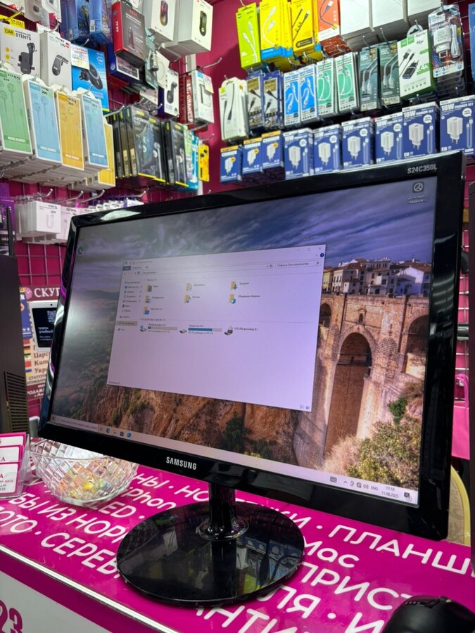 Монитор Samsung S24C350HL