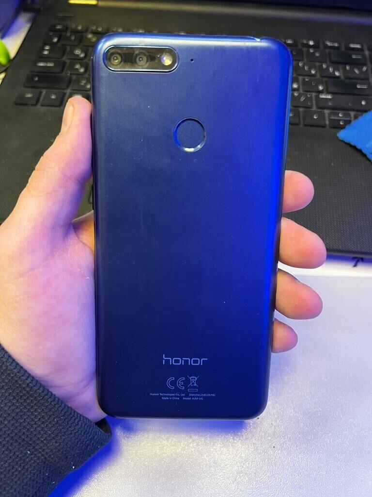 Смартфон Honor 7C 3/32 б/у купить в в магазинах «Скупка» (Артикул: 764184 )  с доставкой: цена 5 555 ₽, отзывы