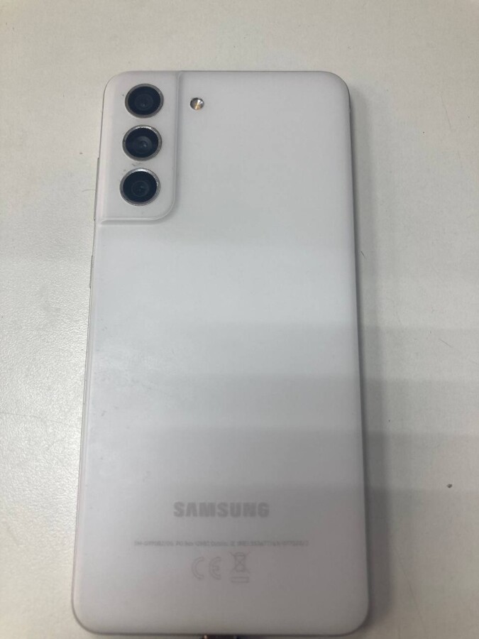 Смартфон Samsung S21 FE