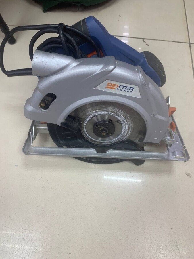 Циркулярная пила Dexter IC1300CS