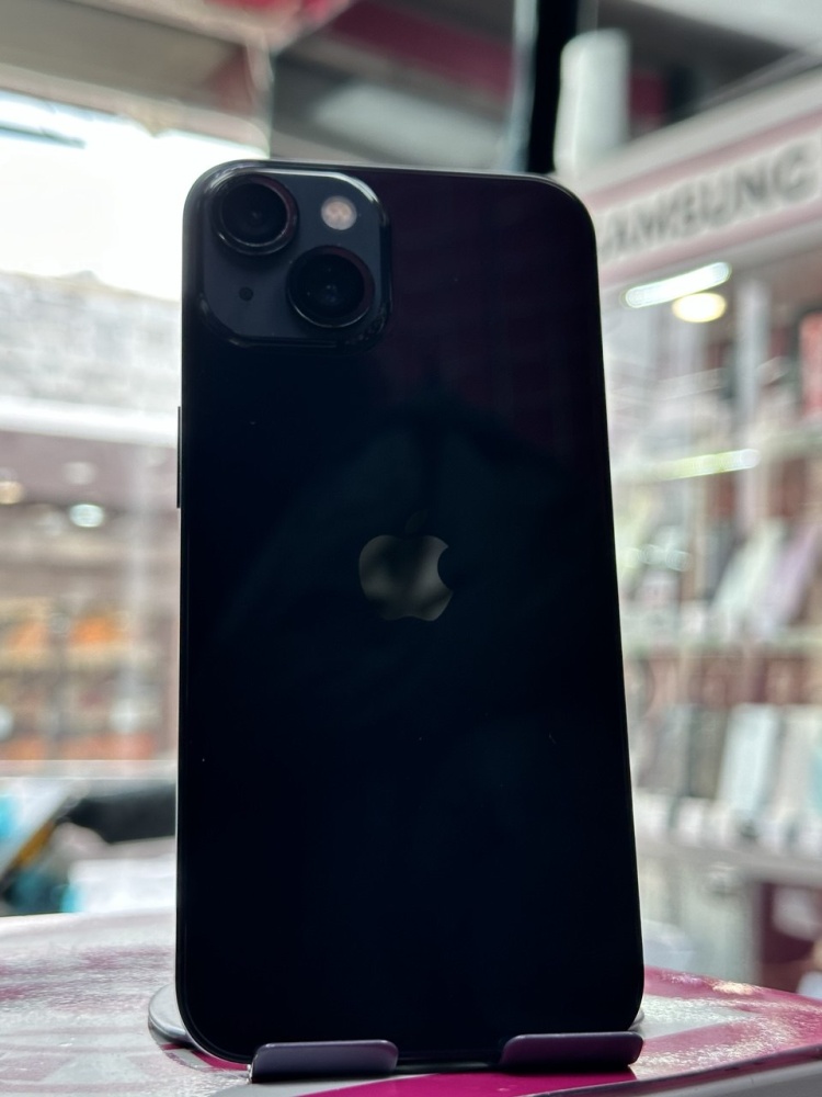Смартфон iPhone 13 256 Gb 79АКБ