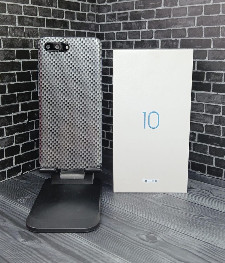 Смартфон Honor 10 4\64 Гб
